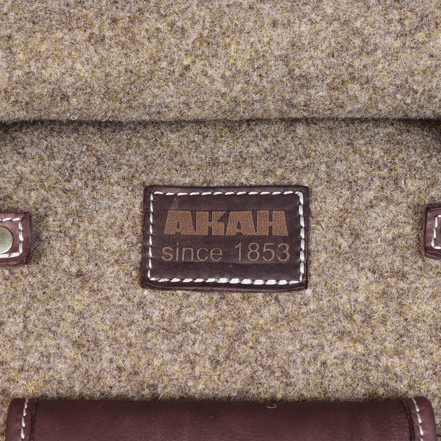 AKAH Rolltop-Rucksack aus Wollfilz und Olivenleder - Hunters World 