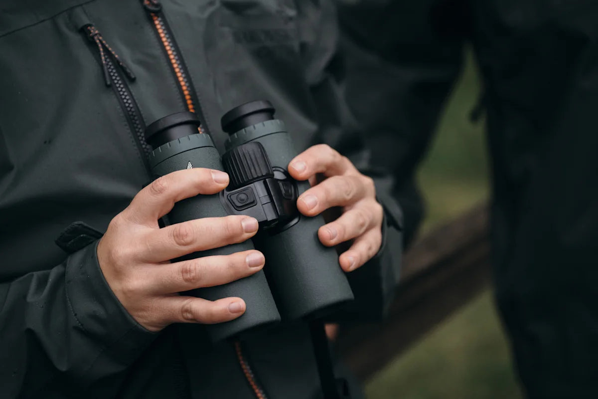 EL Range Fernglas mit Entfernungsmesser und Tracking assitant - Hunters World 