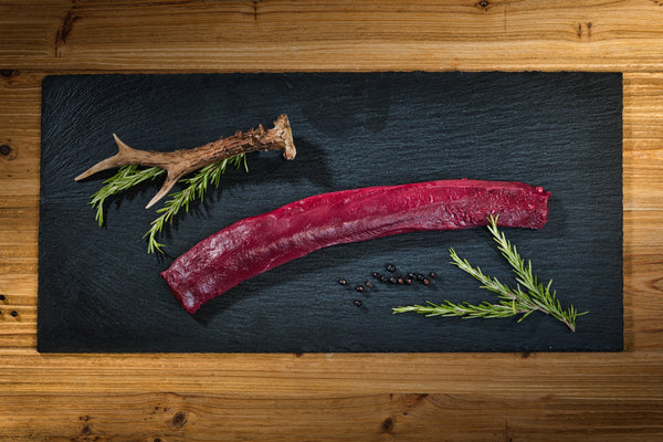 Rehrücken ausgelöst, Wildfleisch aus bayerischer Jagd